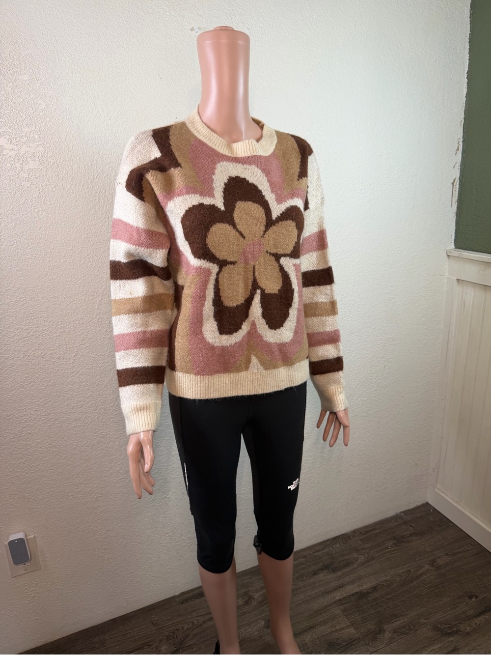 Altar'd State Floral Knit Pullover Sweater Mocha Multi Crew Neck Long Sleeve Lg - Picture 3 of 13